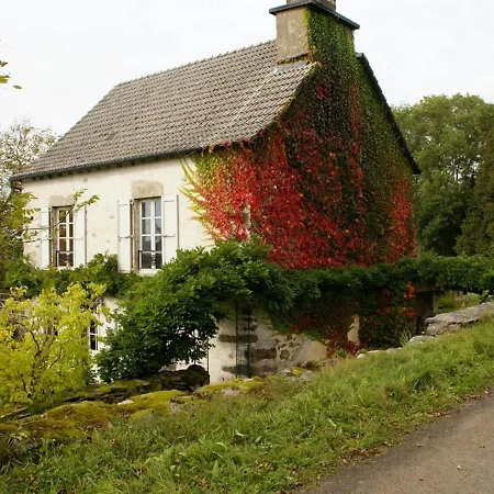 Maison De Caractere Avec Jardin Clos Et Activites A Proximite - Parc Regional Des Volcans D'auvergne - Fr-1-742-309 度假居