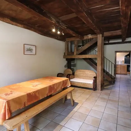 Maison De Caractere Avec Jardin Clos Et Activites A Proximite - Parc Regional Des Volcans D'auvergne - Fr-1-742-309 度假居
