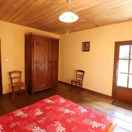 度假居 Maison De Caractere Avec Jardin Clos Et Activites A Proximite - Parc Regional Des Volcans D'auvergne - Fr-1-742-309 Le Monteil (Cantal)